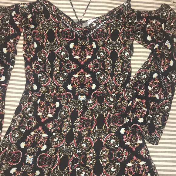 Black and patterned romper - Picture 4 of 4